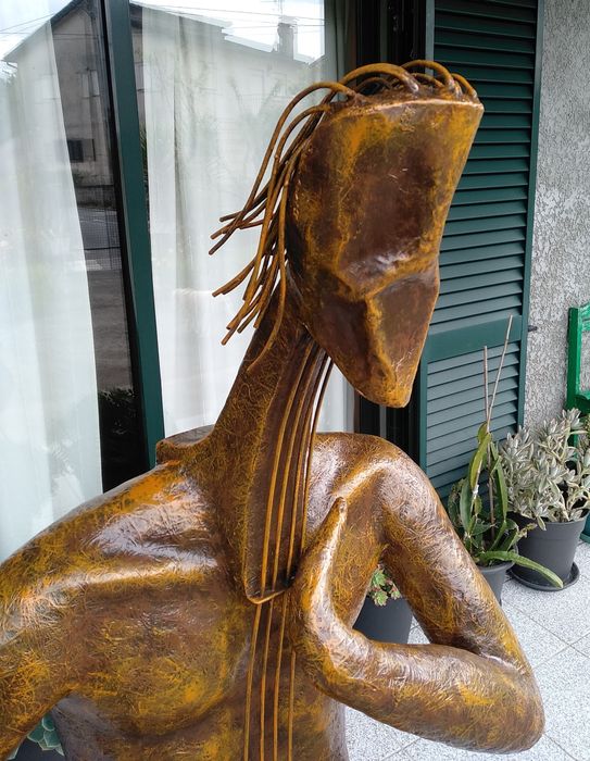 Violoncelo , escultura