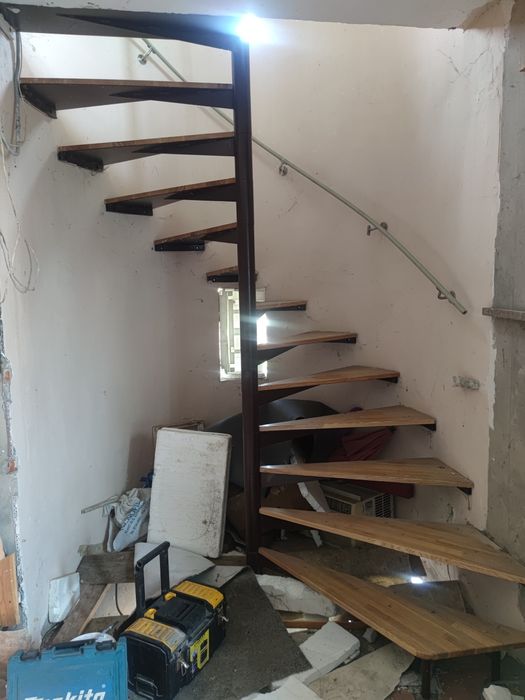 Винтовая лестница металлическая. Гвинтові сходи модульні заводські: 22 ...