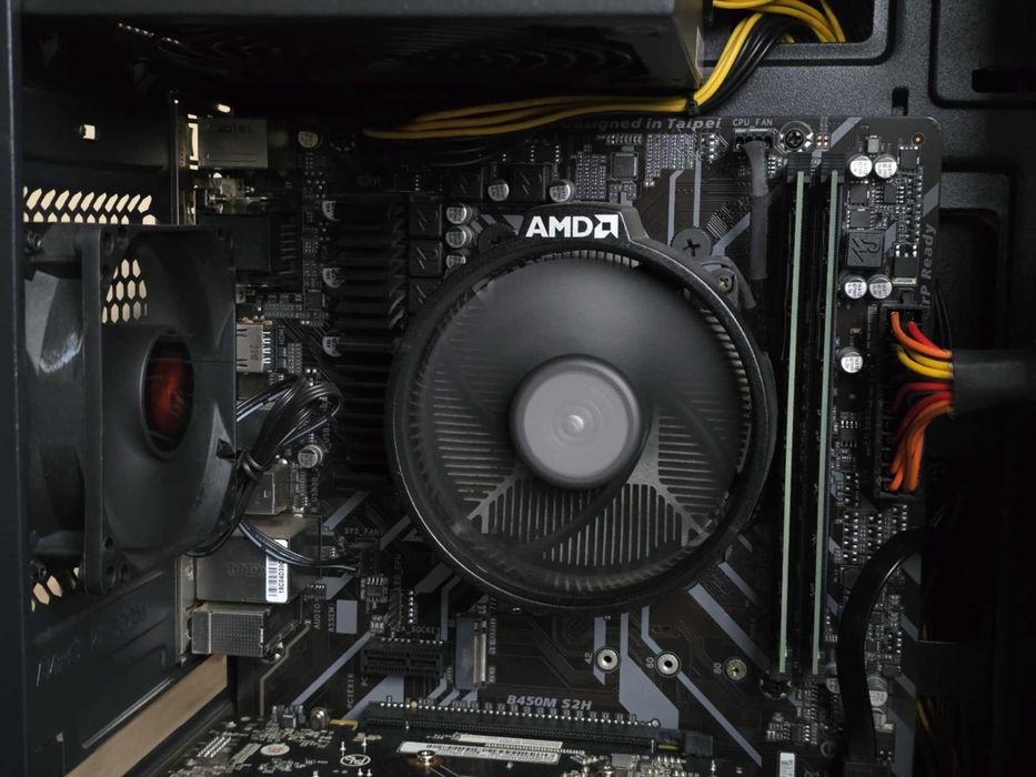 Komputer gamingowy (AMD Ryzen 3 3100, GTX 1650 Super, RAM 8GB, SSD)