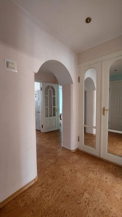 Продам 4-кімнатну квартиру. Вул.Грецька,14.