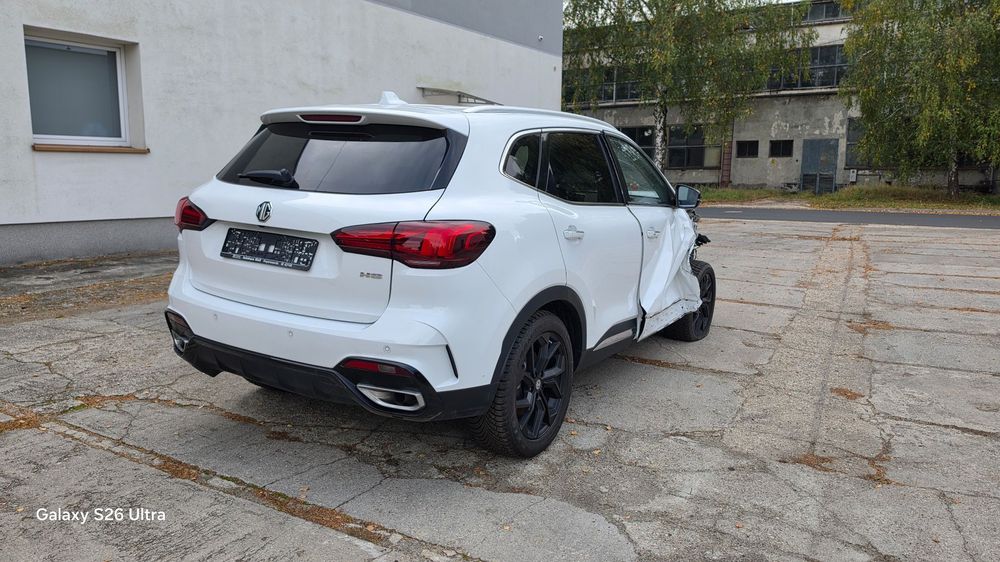 MG HS