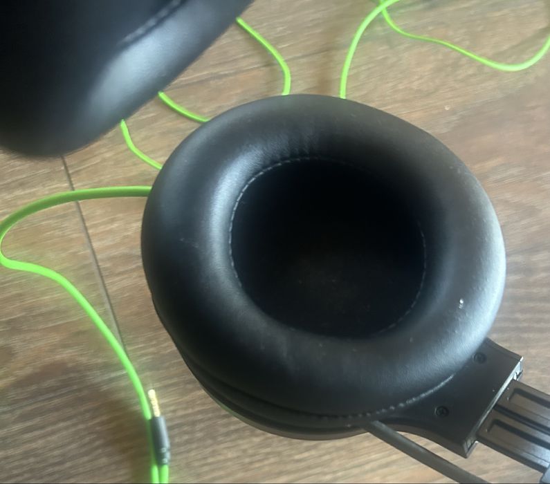 Słuchawki przewodowe do gier i muzyki  Razer Kraken Essential.