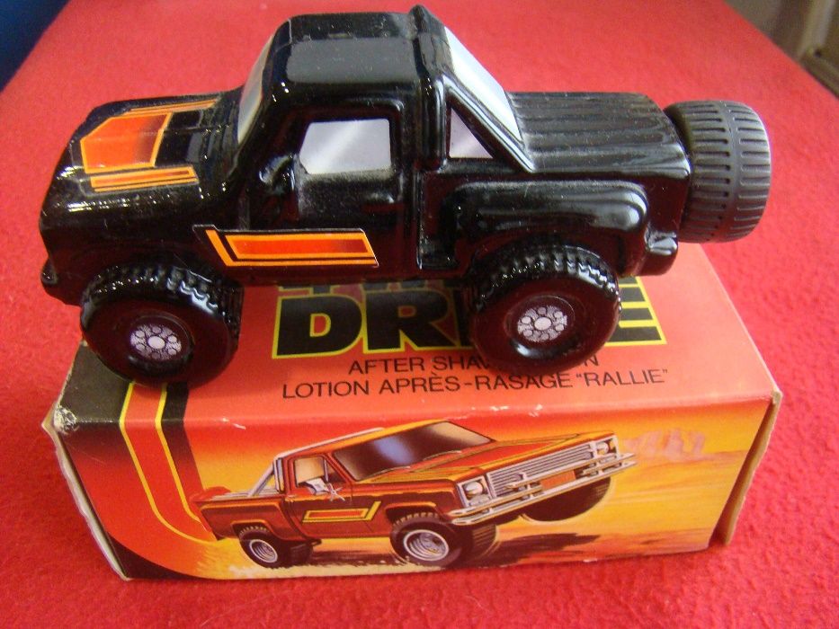 Frasco de perfume "4 Whell Drive"