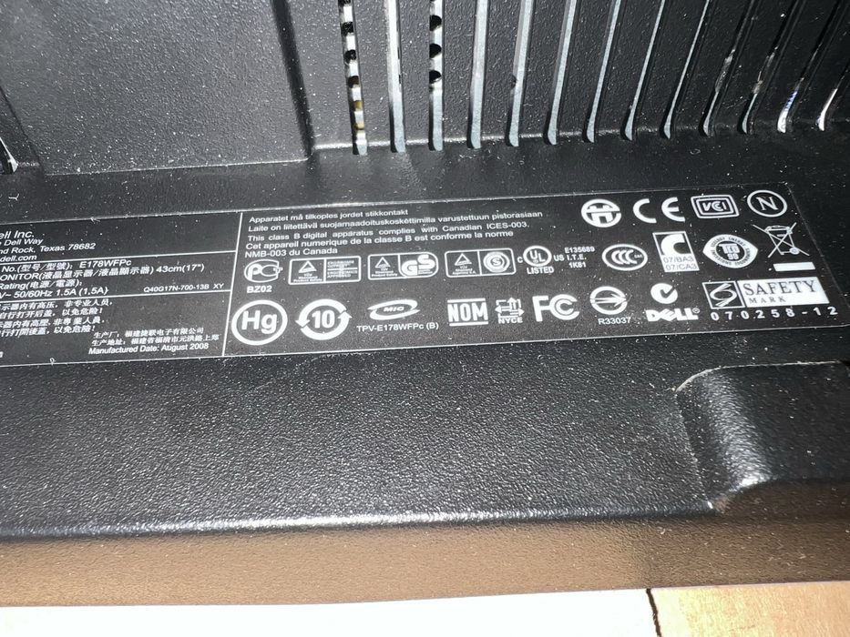 Monitor Dell LCD.