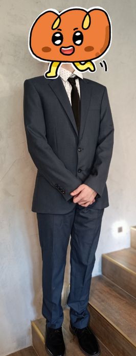 Garnitur męski Slim / Szczupły (Rozmiar S / 46 na wzrost ok. 180-185 cm)