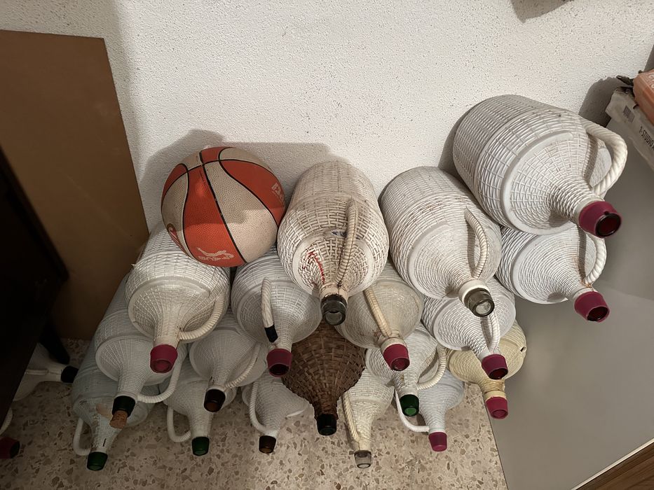 Garrafões de vidro e palha64738822108162121