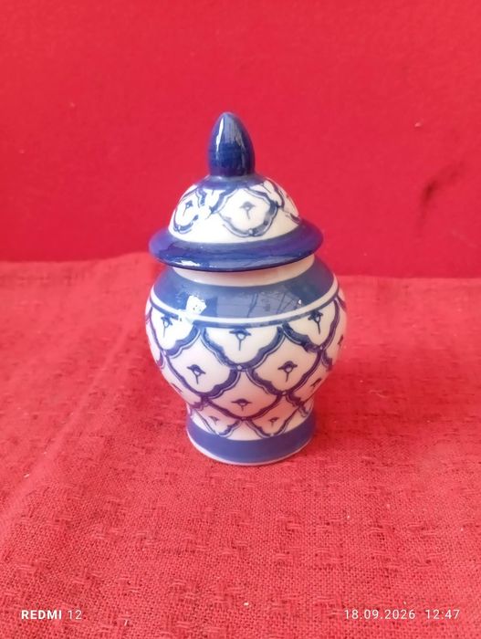 naczynie ceramiczne  dekoracyjne z pokrywką