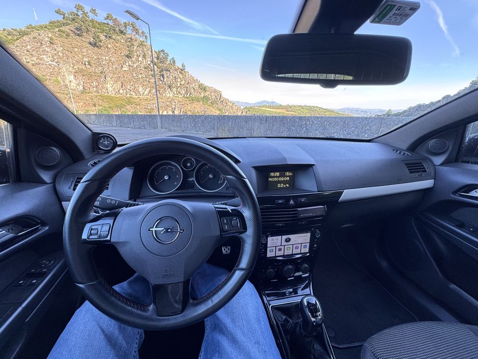 Opel Astra GTC 2008