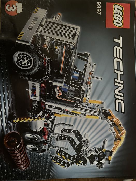 LEGO TECHNIC ciezarowka na drewno
