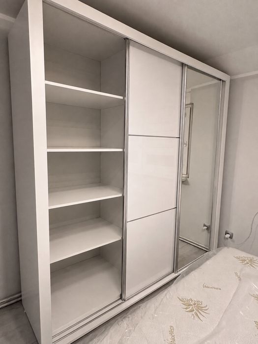Szafa biala połysk REZERWACJA
