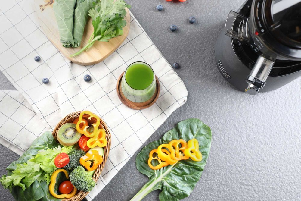 Wyciskarka wolnoobrotowa Kuvings Evo 820 plus biała Hit Żyj Zdrowo