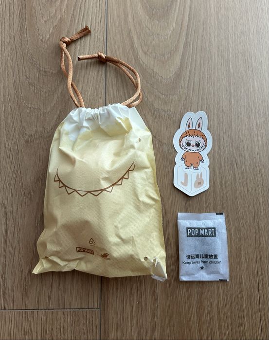 Labubu Pin For Love Laranja J Original