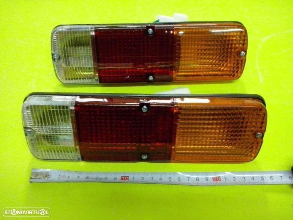 Farolins trás Toyota Land Cruiser BJ40 BJ45 Hilux (Novos)