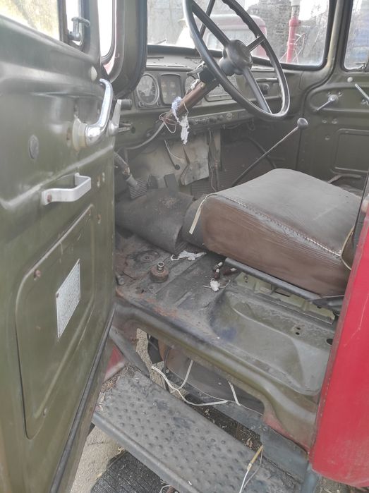 Кабіна в зборі облицюванням крилами Зіл 131 130 нового стану