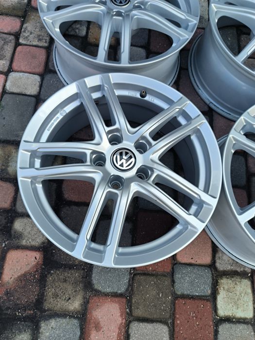 Felgi aluminiowe 17 Volkswagen Golf Passat Touran Sharan Tiguan