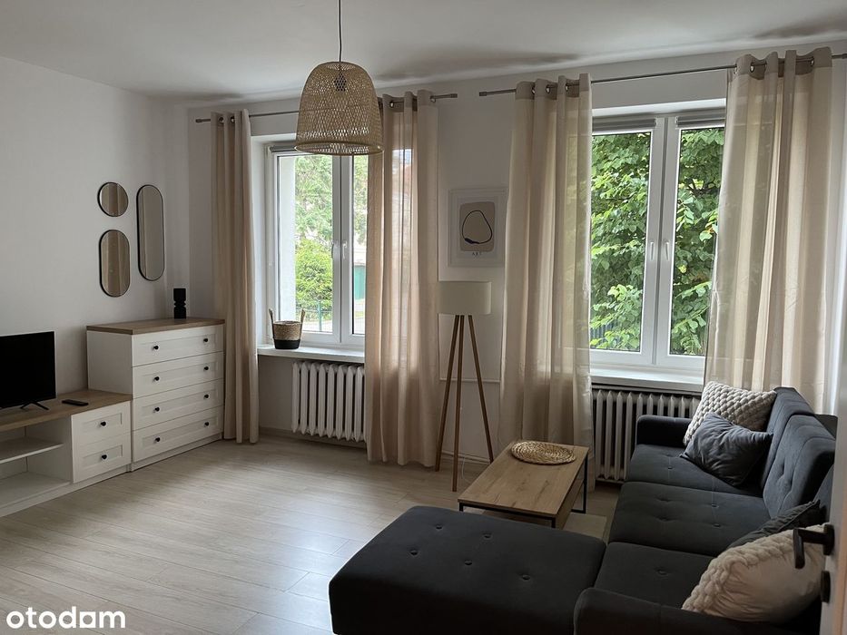 CENTRUM - przytulne mieszkanie 38m² , parter