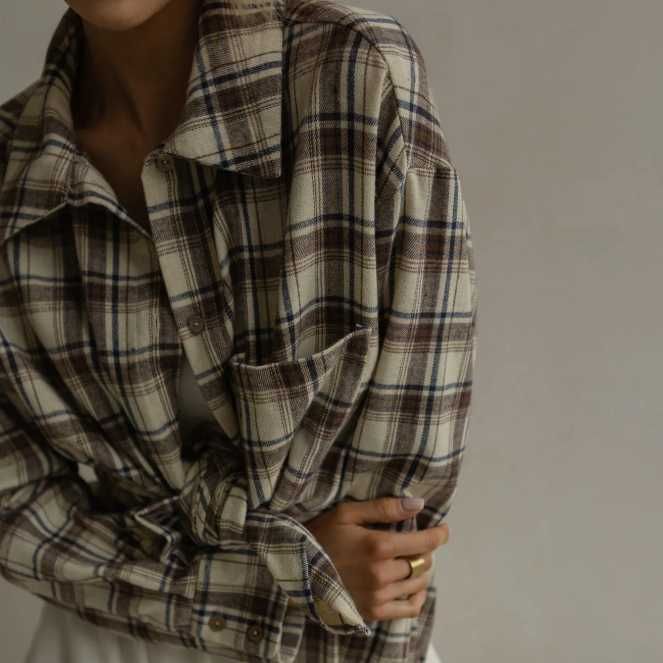Стильна жіноча сорочка oversize в клітинку
