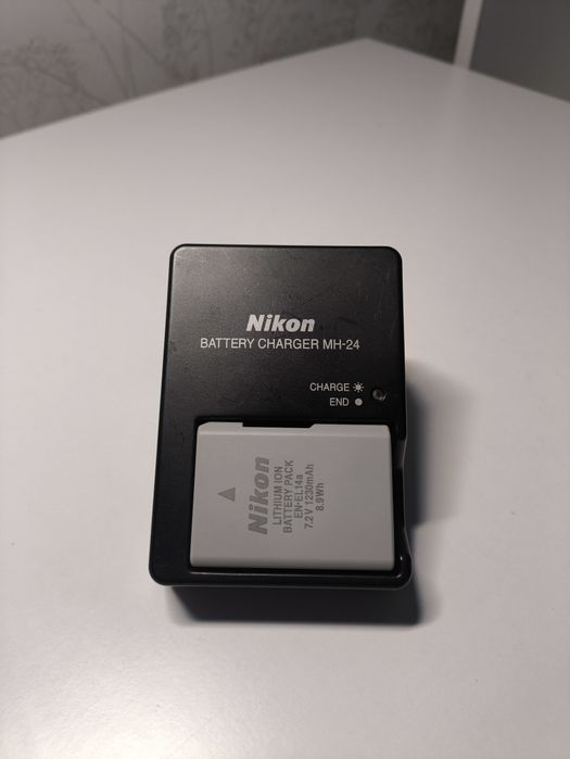 Nikon D3300 + об'єктив 35mm f/1.8G, пробіг 11000