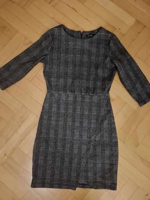 Sukienka ołówkowa S Reserved