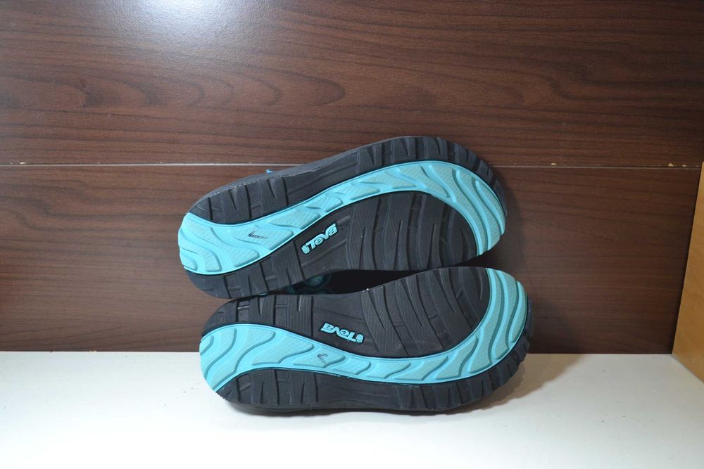 teva 38-39р сандалии босоножки оригинал