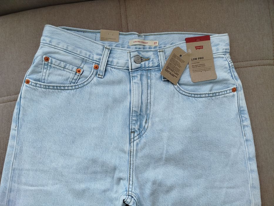 Джинси LEVI'S (27 розмір)