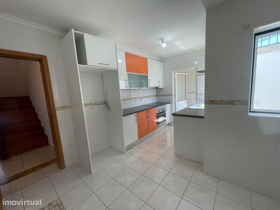 Moradia T3 mais garagem