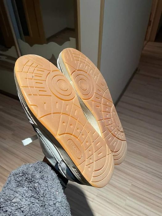 Кросівки жіночі Lacoste