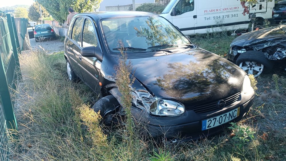 Opel Corsa B 1999 Ecotec Acidentado (Para Peças) - Amares