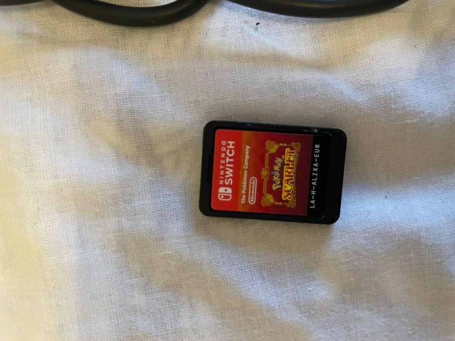 Nintendo Switch Cor Purpura + Jogo Pokemon Scarlet