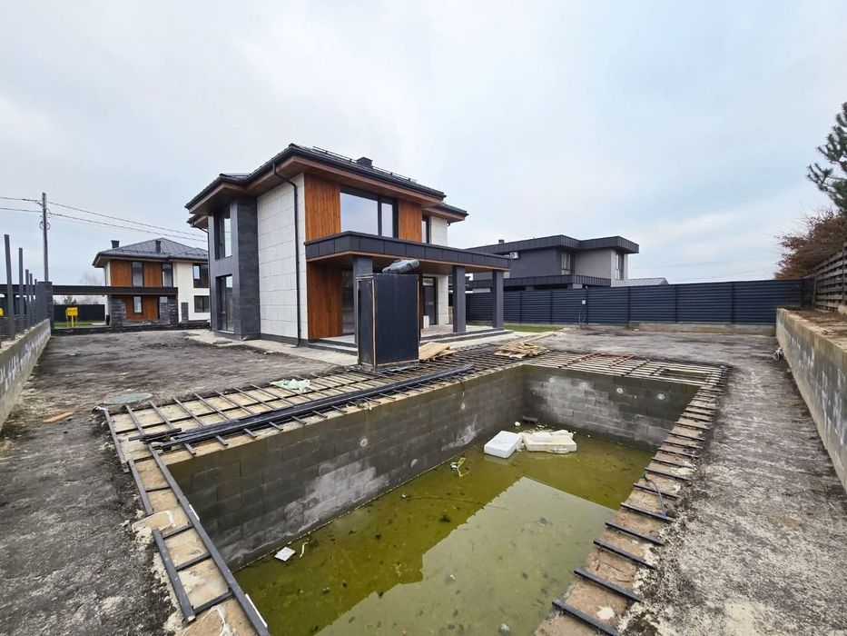 Будинок 190 м2 з басейном роблять газон фасад с. Ходосівка 8 км Київ