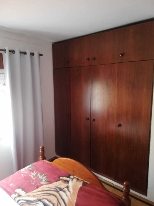 Alugo quarto a rapaz ou rapariga