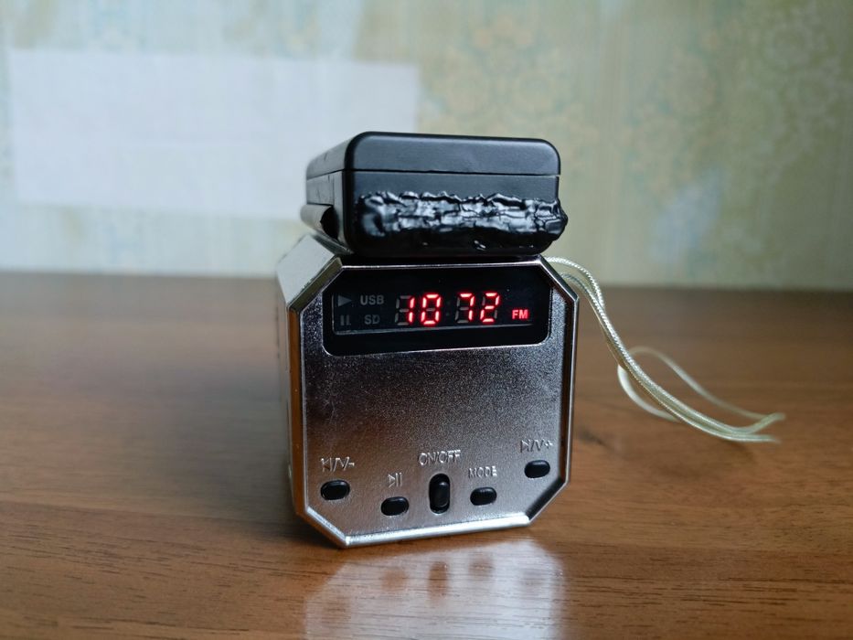 Продам портативну колонку