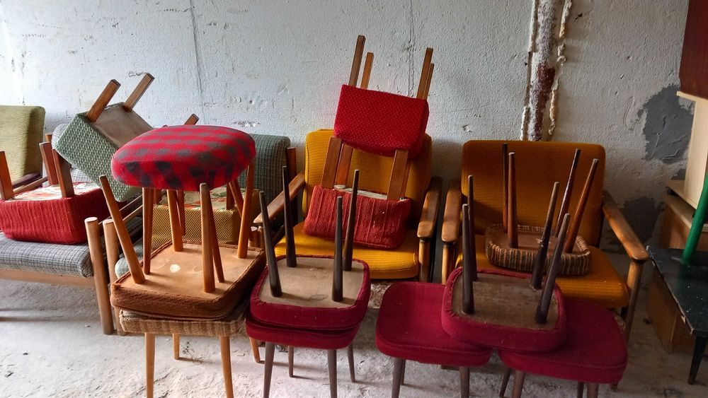 Stołki ,taborety,podnużki PRL,patyczaki-masywne