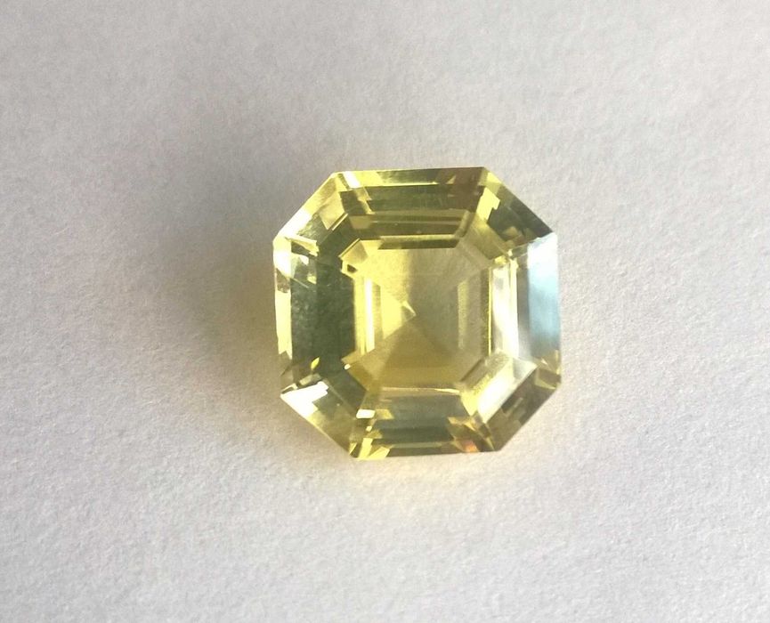 Szafir 10.1 Ct ,  oktagon  do pierścionka lub  zawieszki  12.5mm