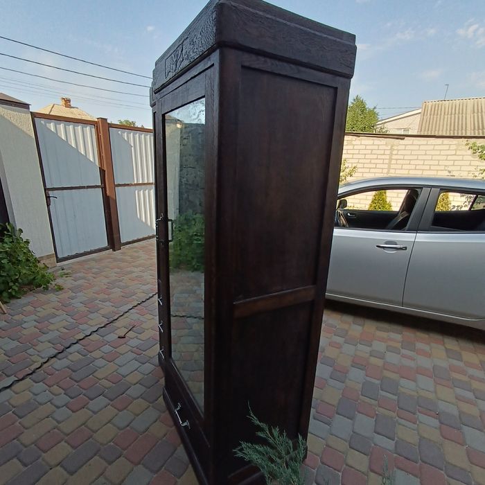 Шкаф старинный после реставрации