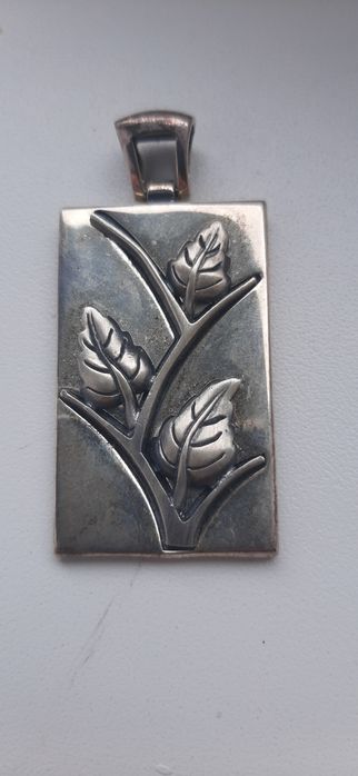 Efektowny wisior srebrny syg. 11,87 g