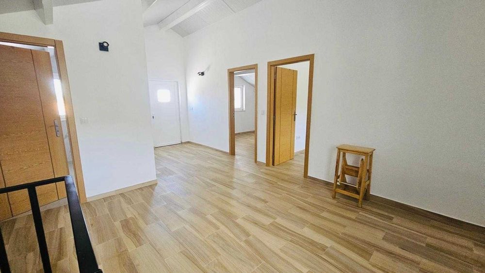 Moradia Renovada com Terreno