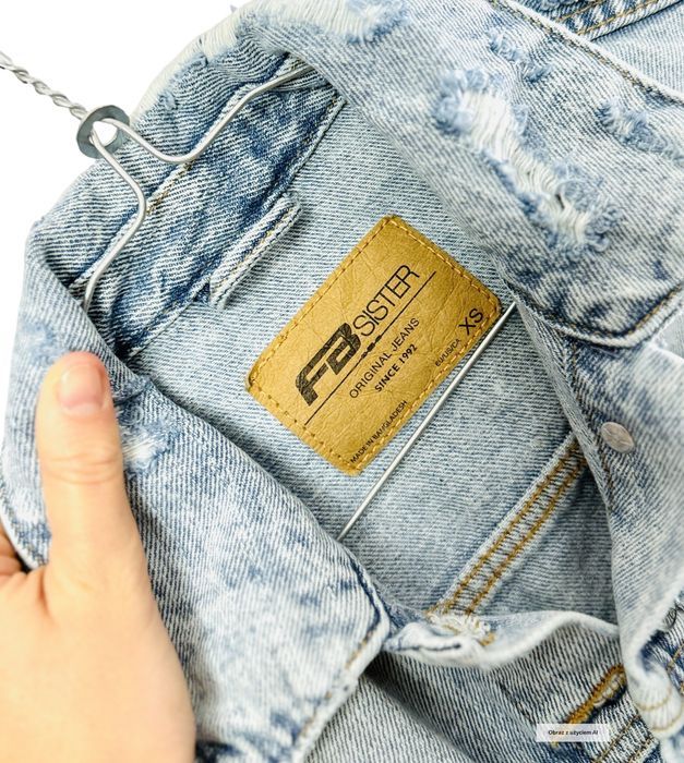 Kurtka jeansowa katana z dziurami niebieska Denim Core XS