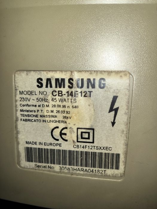 TV Samsung pequena, sem som