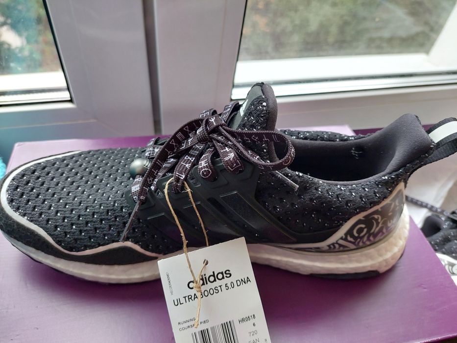 Adidas Black Panther кросівки унісекс  25,5 см