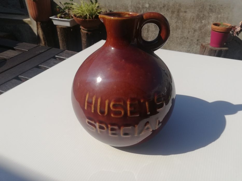 Garrafão antigo em loiça