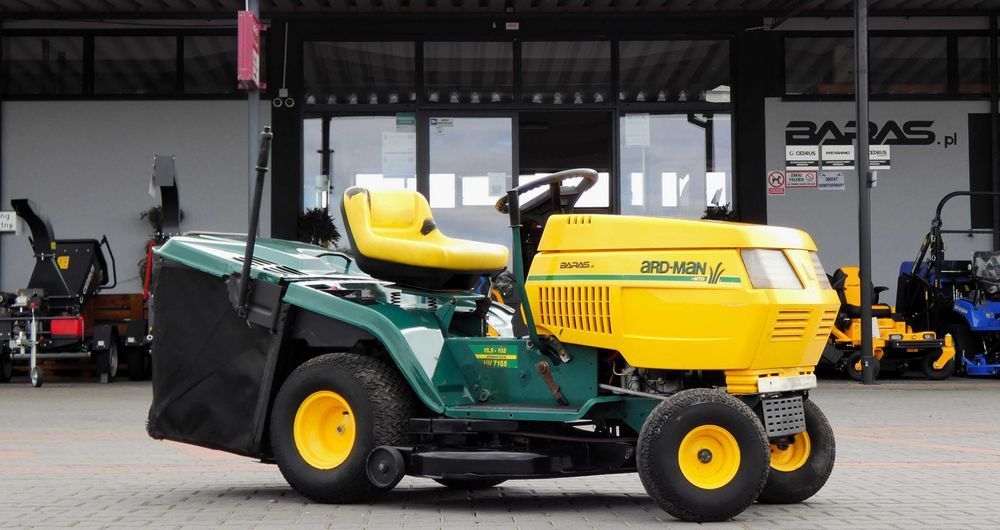 Traktorek kosiarka Yard-Man HN7155 Briggs&Stratton (180903.5) - Baras