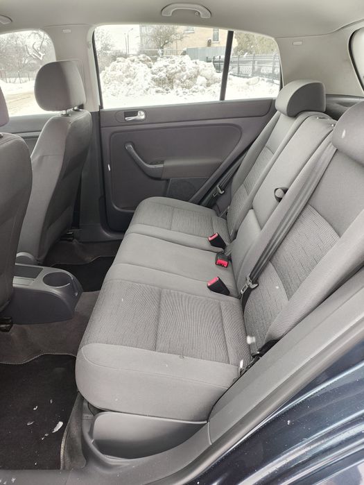 Автомобіль Wolkwagen Golf Plus 2005 рік