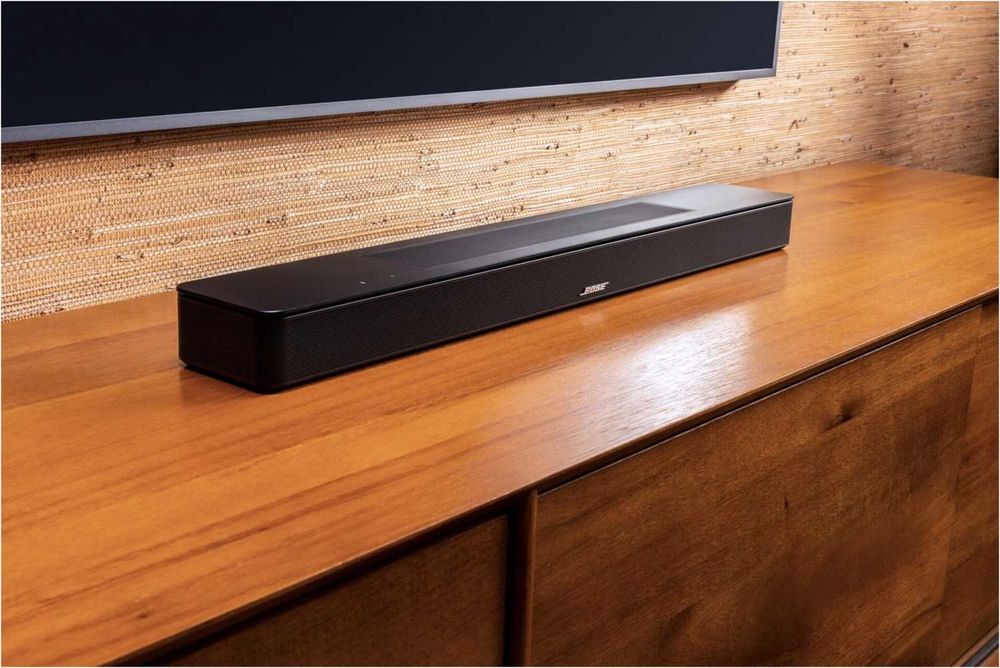 Bose Smart Soundbar czarny, fabrycznie zapakowany, dwa lata gwarancji.