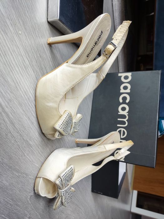 Sapatos de cerimónia, forrados tamanho 37