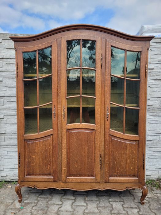 Elegancka dębowa witrynka Ludwikowska.