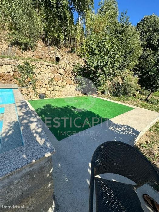 Quintinha com terreno de 4.062 m2 com vistas para o Rio Douro