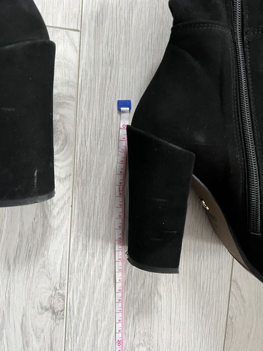 Zamszowe sexy kozaki na obcasie Kazar