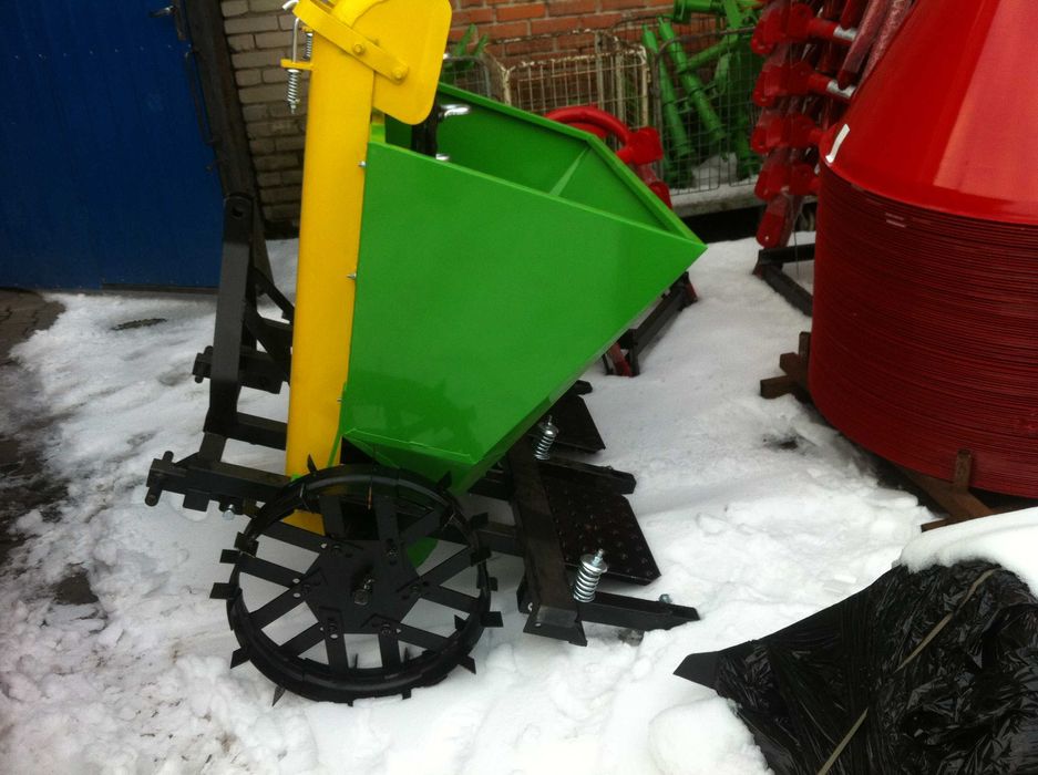 Картоплесаджалка Bomet на мінітрактор Т25 Т40 МТЗ ЮМЗ