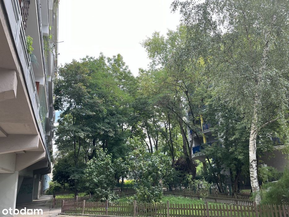 2 pokoje + miejsca postojowe + duży balkon + klimatyzacja